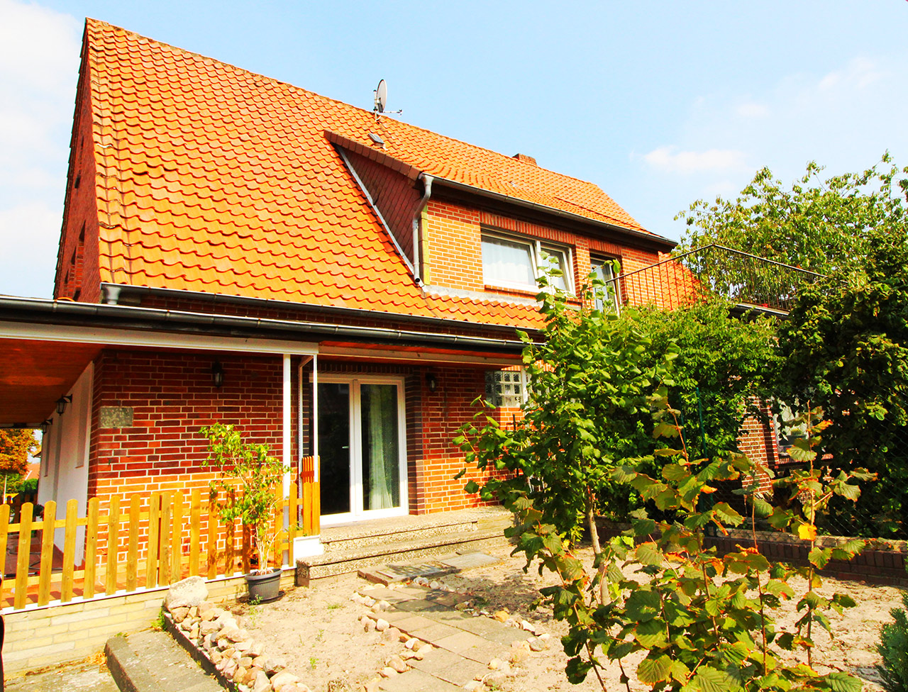 Einfamilienhaus mit Einliegerwohnung in Steimbke